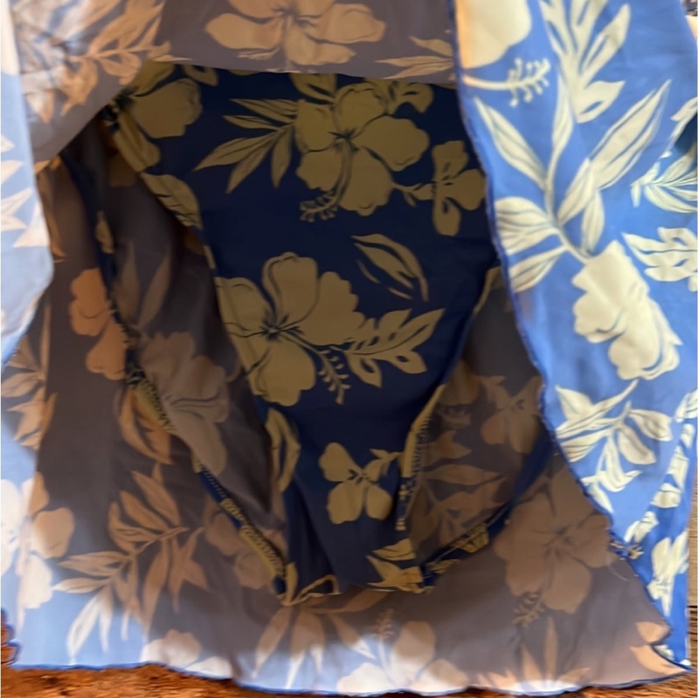 Floral swim skirt bottoms - Picture 2 of 3